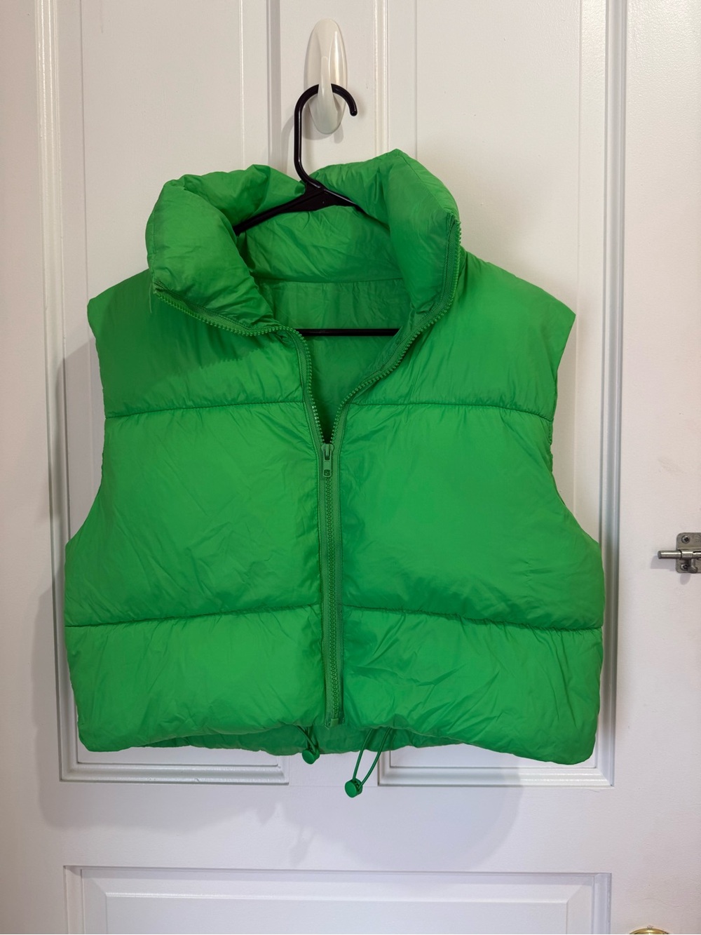 Amazon Kelly Green Cropped Puffer Vest